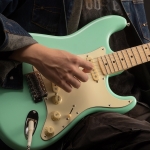 Donner elektromos gitár, ST forma, zöld