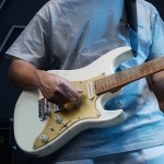 Donner elektromos gitár, ST forma, fehér